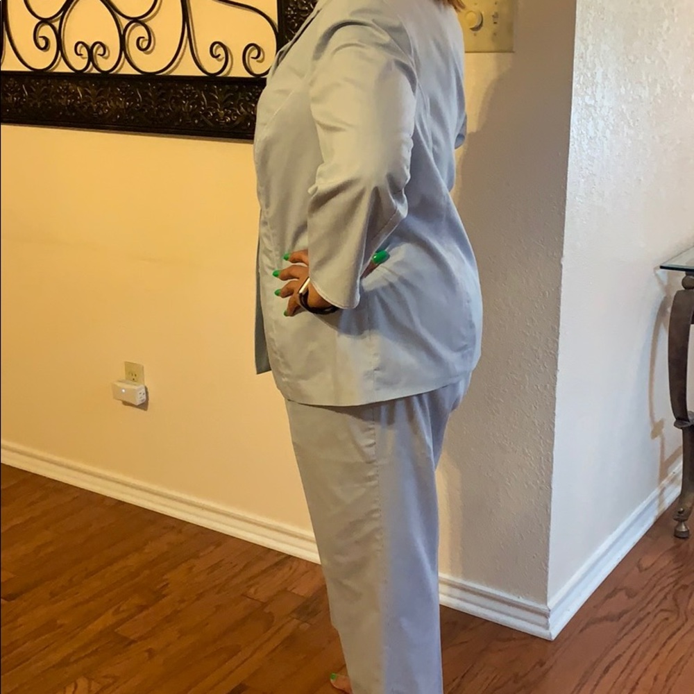 Pants Suits - Picture 4 of 4